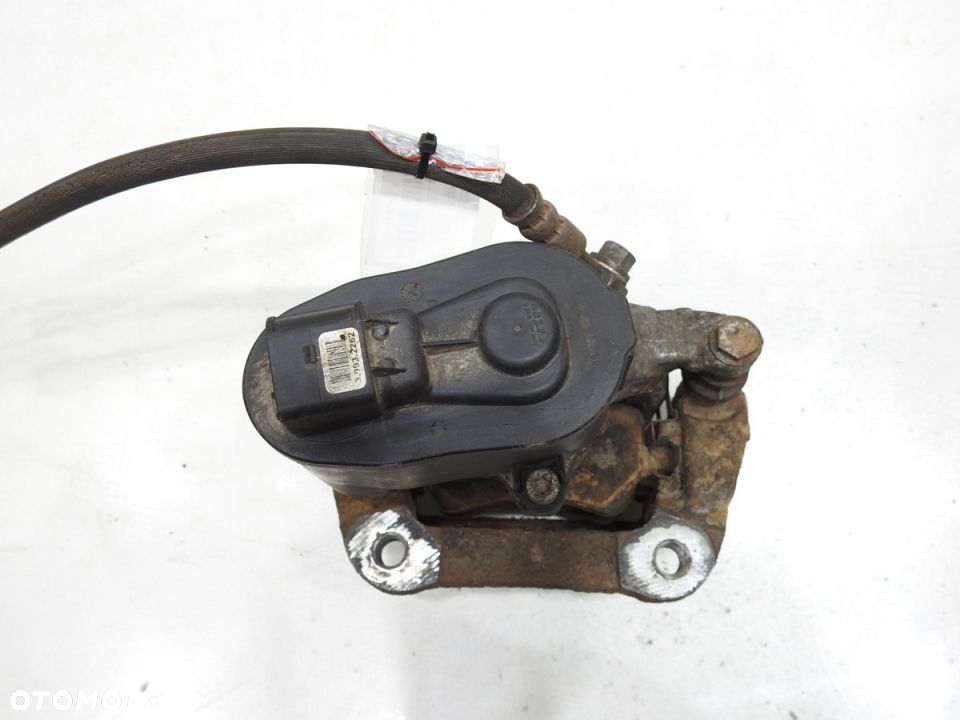 ZACISK HAMULCOWY PRAWY TYŁ VOLVO V70 III 1.6 D - 4