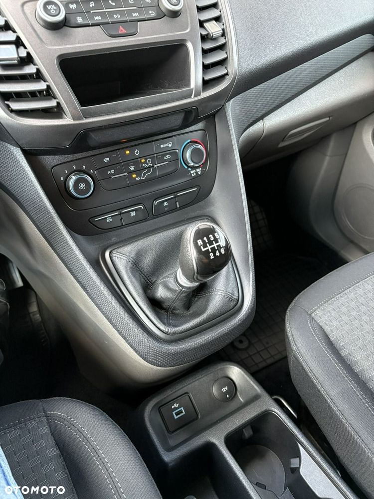 Ford Transit Connect - 23