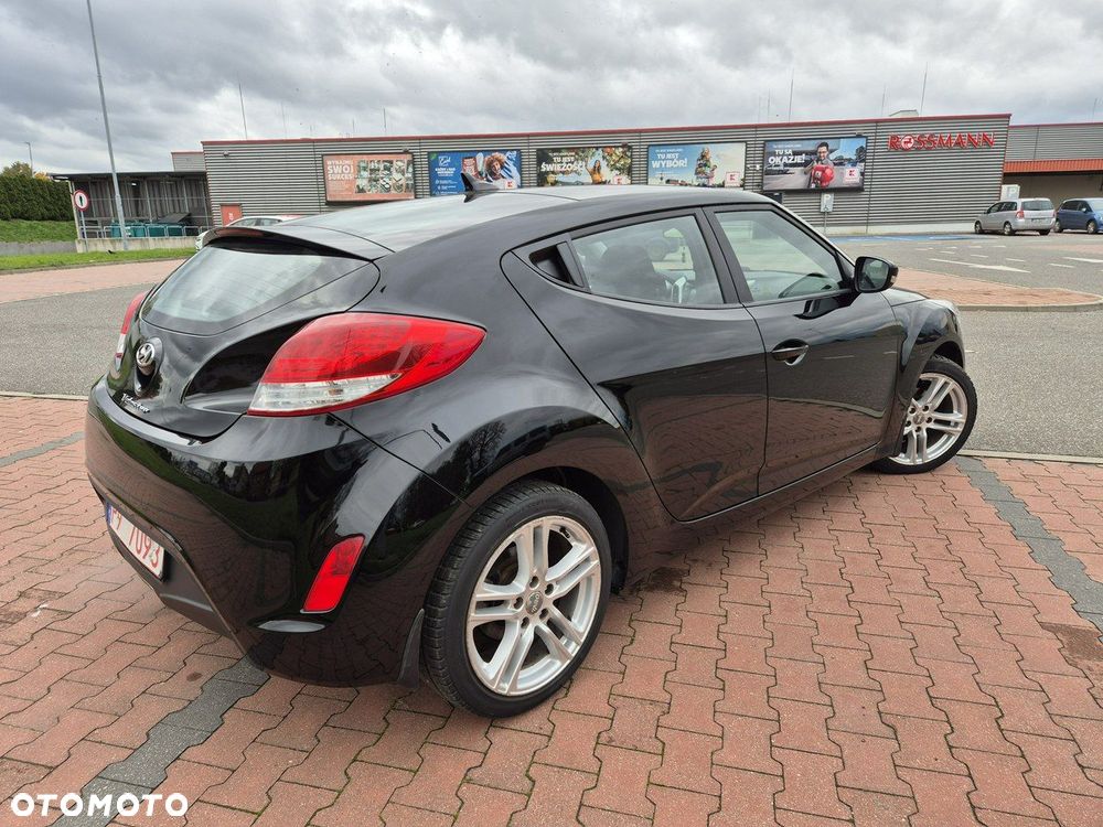 Hyundai Veloster - 8
