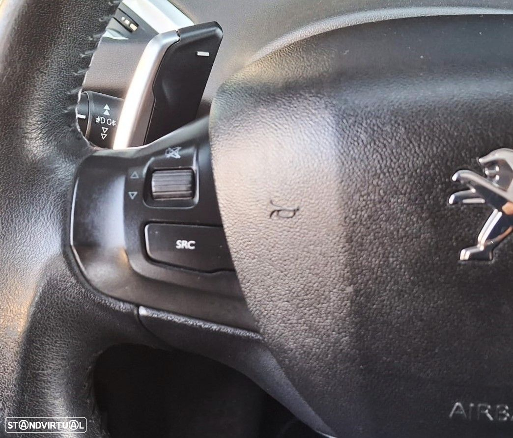 Peugeot 208 1.6 e-HDi Allure 2-Tronic - 17