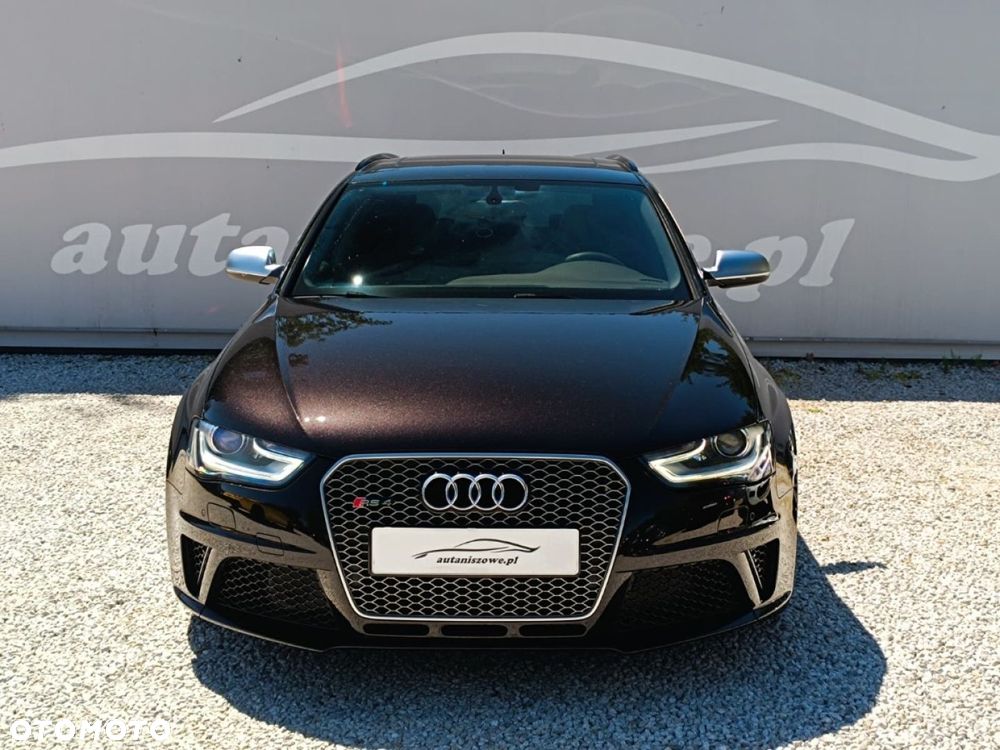 Audi RS4 Avant - 11