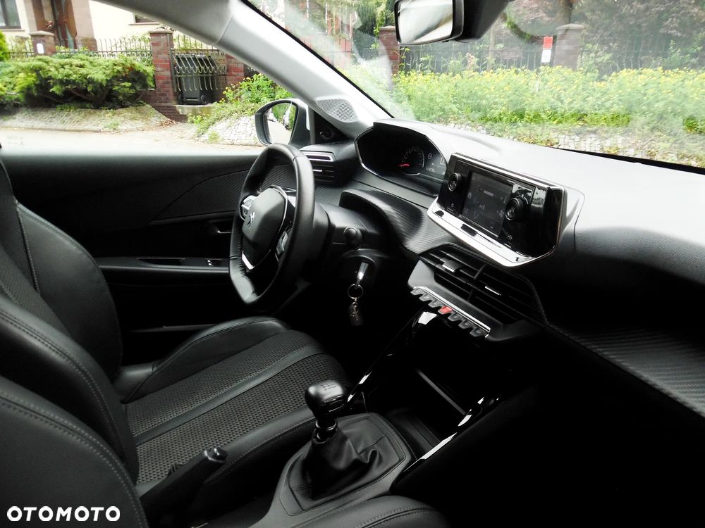 Peugeot 208 - 31