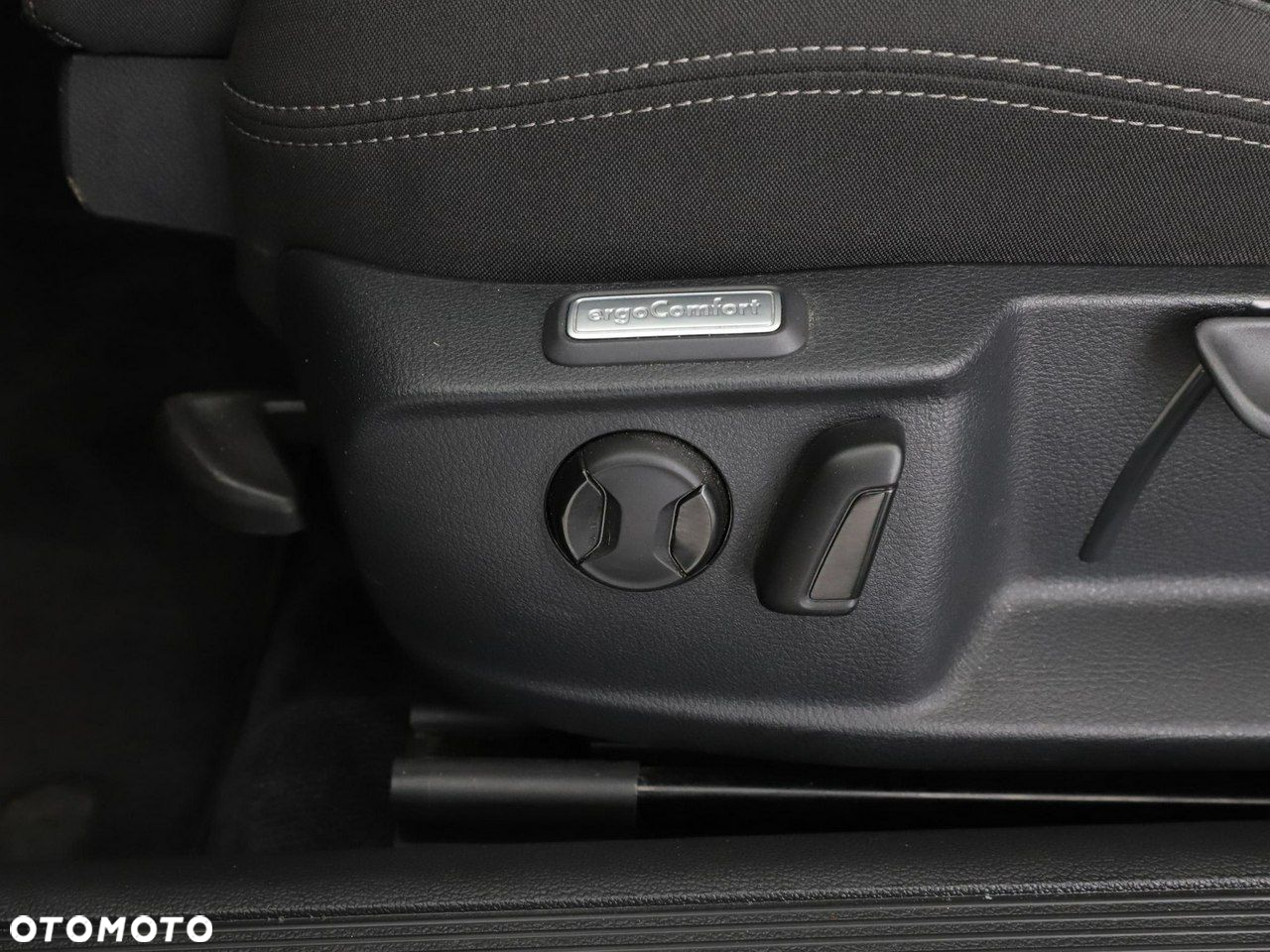 Volkswagen Passat - 33