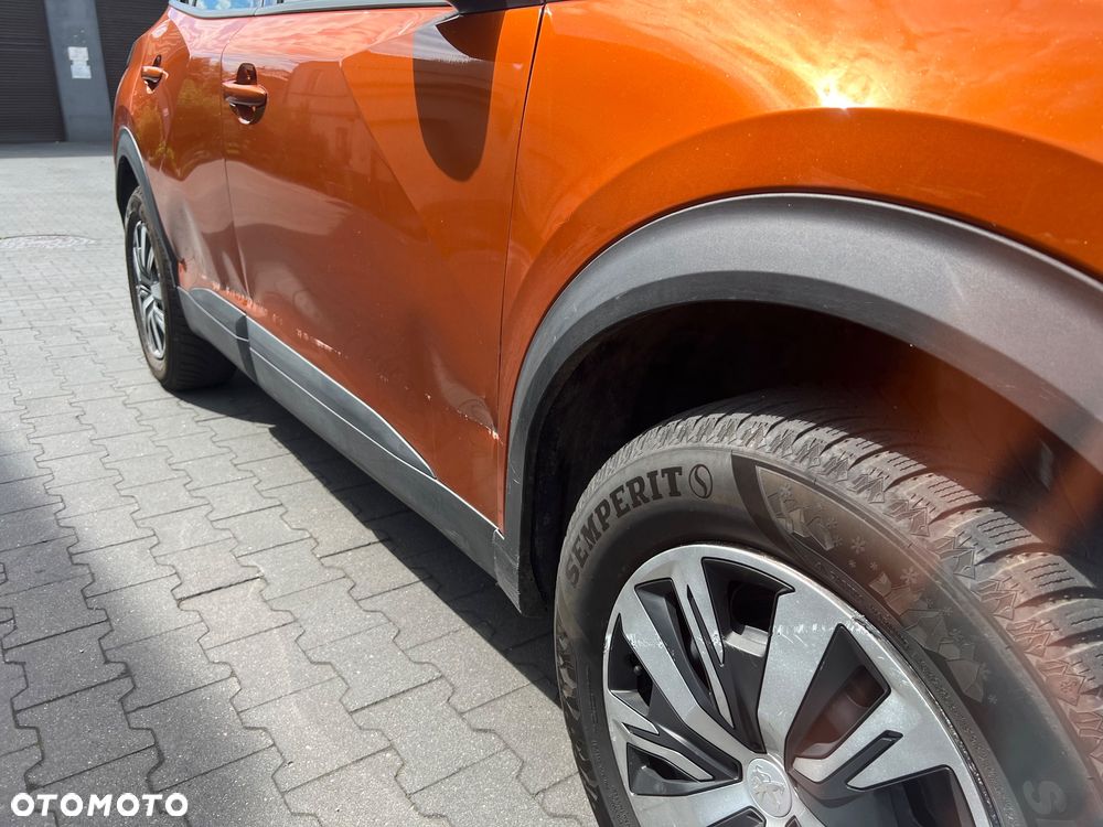 Peugeot 2008 50kWh Allure - 24
