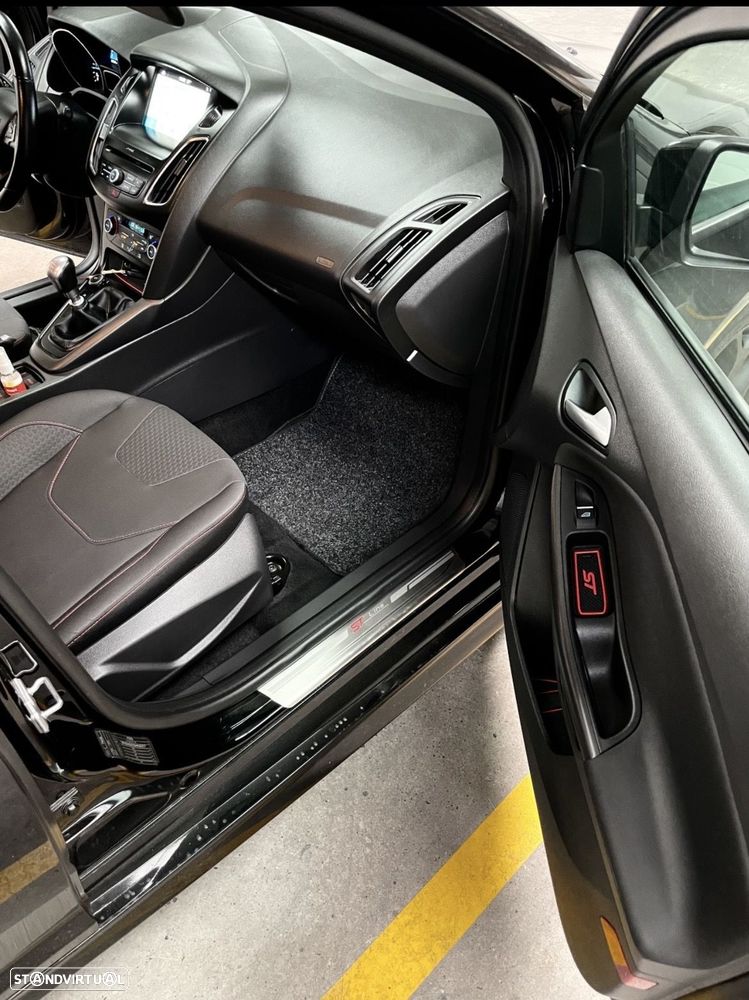 Ford Focus 1.5 TDCi ST-Line - 4