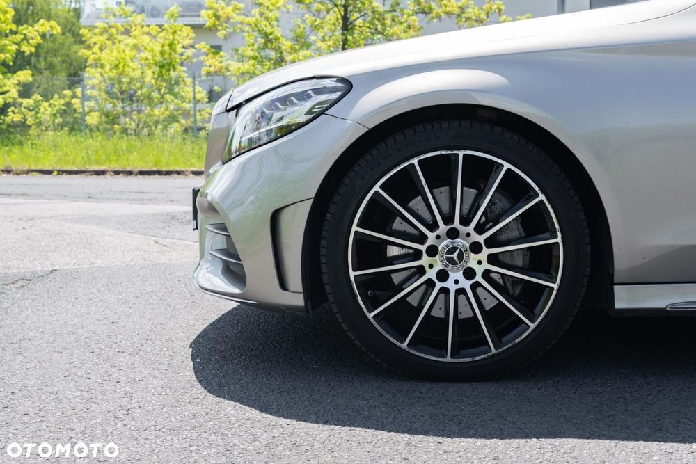 Mercedes-Benz Klasa C 300 9G-TRONIC - 37