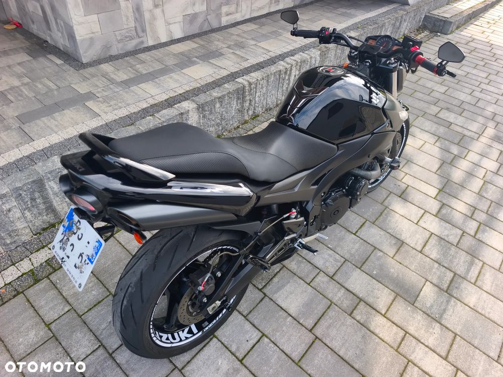 Suzuki GSR - 20
