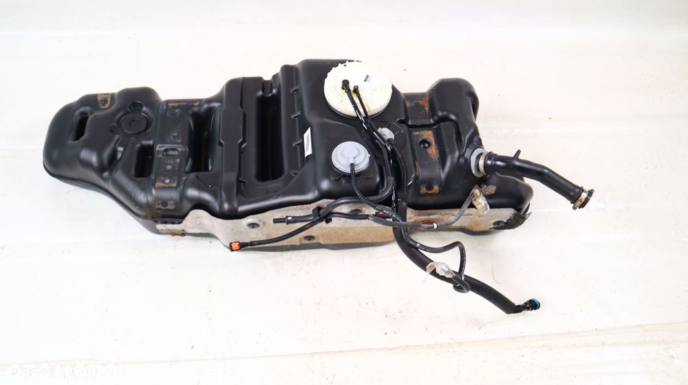 TOYOTA LAND CRUISER 200 4.5 V8 08- ZBIORNIK PALIWA 77111-0BA00, 77010-60171 - 2