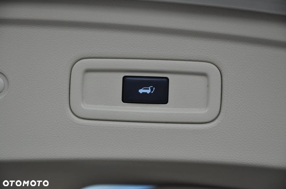 Infiniti QX70 - 32