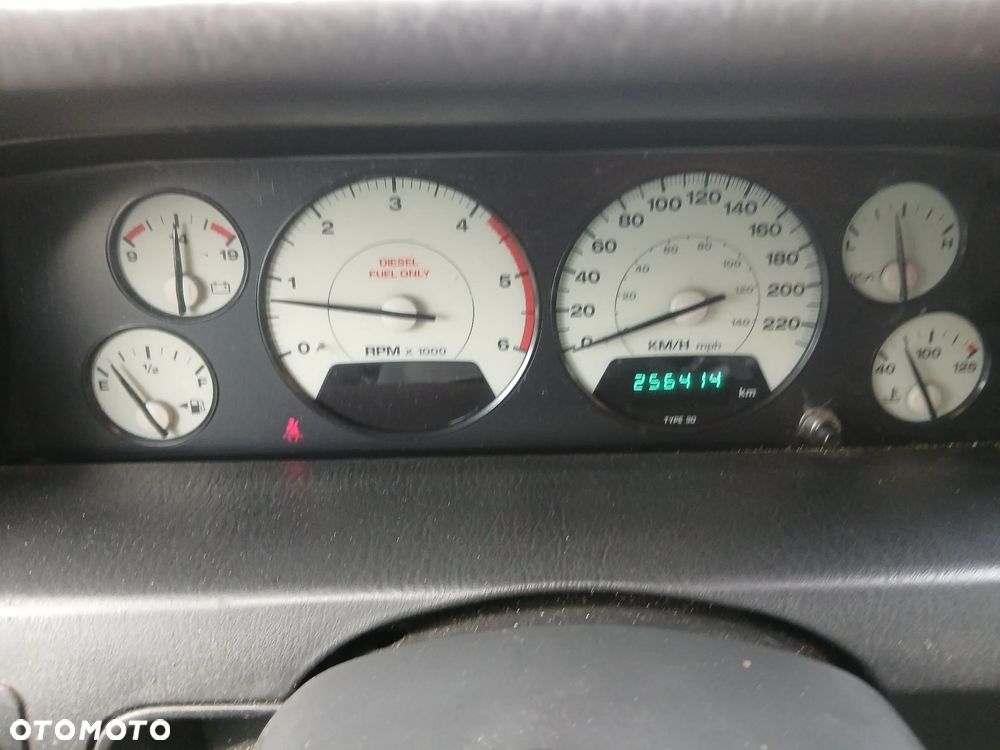 Jeep Grand Cherokee - 24