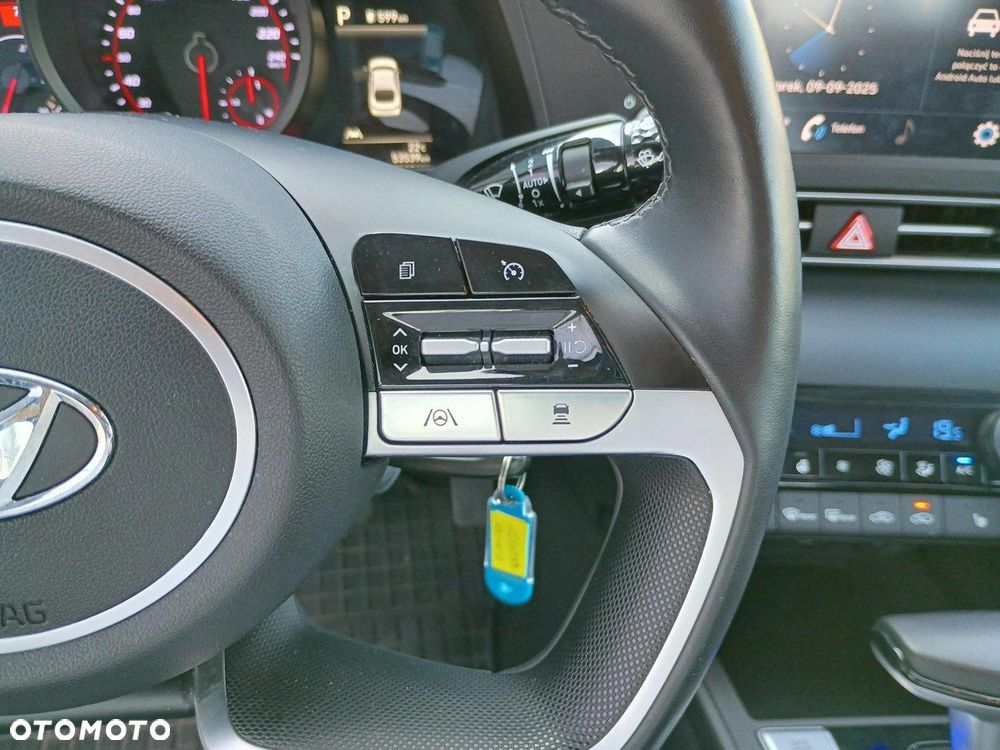 Hyundai Elantra 1.6 Smart CVT - 12