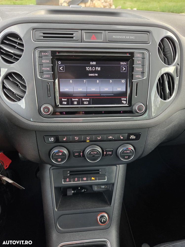 Volkswagen Tiguan 2.0 TDI DPF BlueMotion Technology Lounge Sport & Style - 10