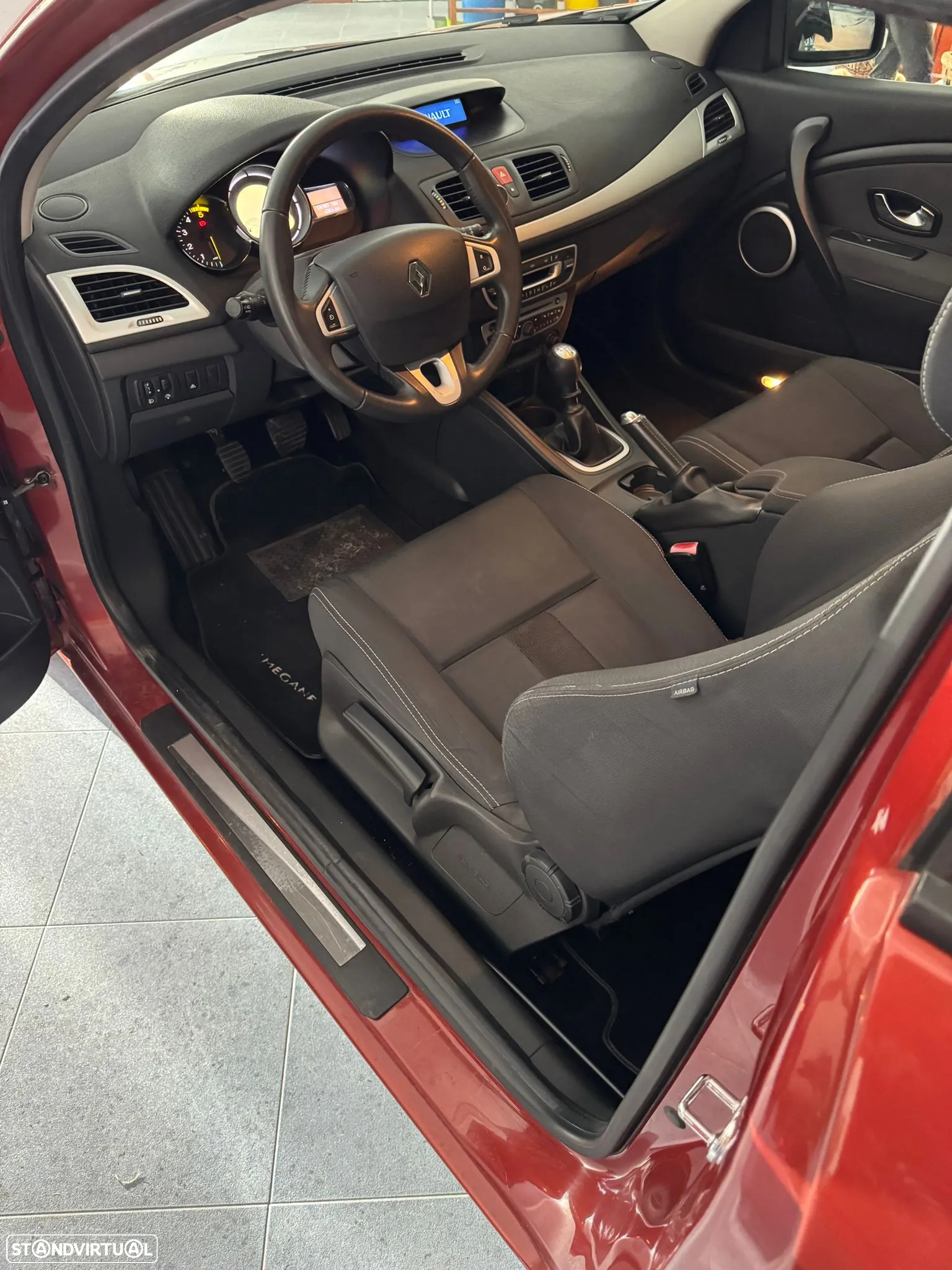 Renault Mégane 1.5 dCi Dynamique - 8