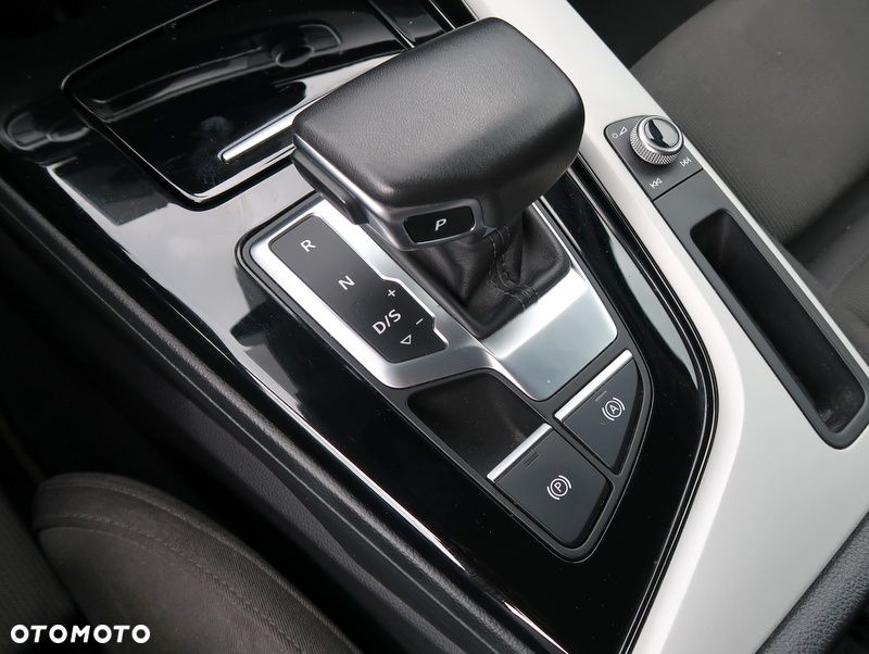 Audi A4 Limousine 35 TFSI mHEV Advanced S tronic - 19