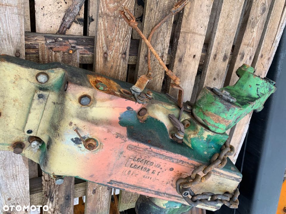 L64100 JD Plecak korpus podnośnika JOHN DEERE, L64102 - 2