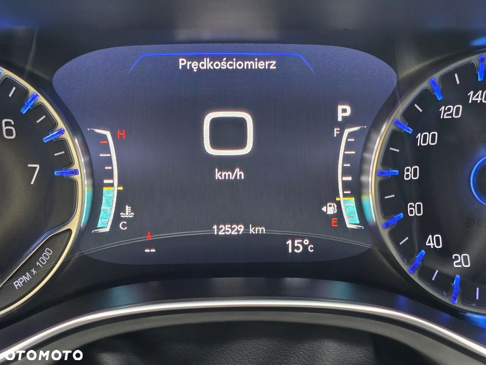 Chrysler Pacifica - 24