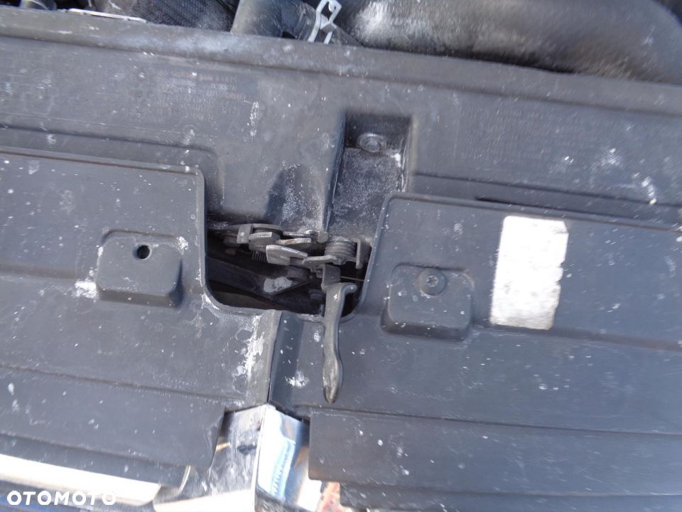 CITROEN C5 2,2HDI ZAMEK MASKI - 1