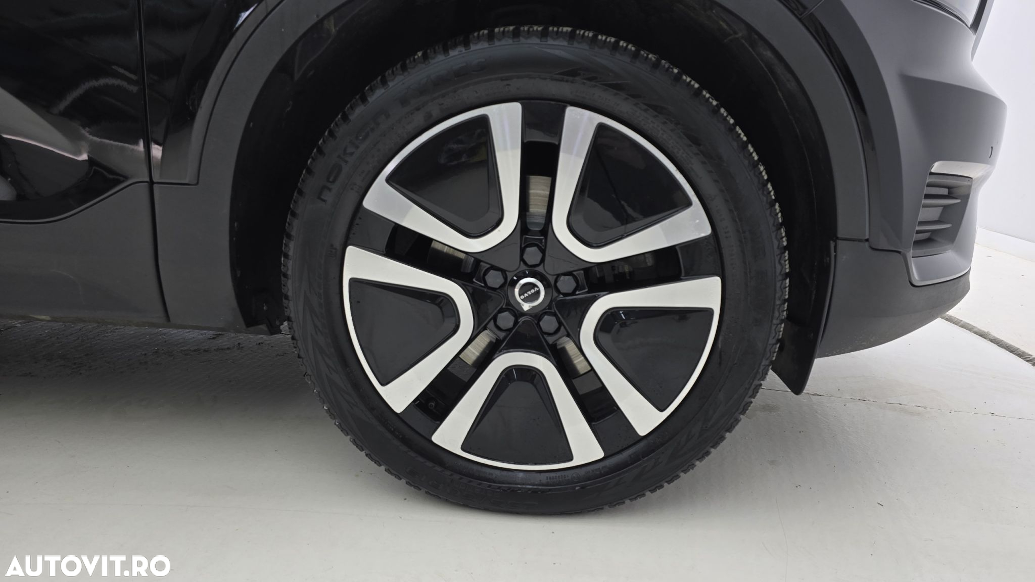Volvo XC 40 D4 AWD Momentum Pro - 23