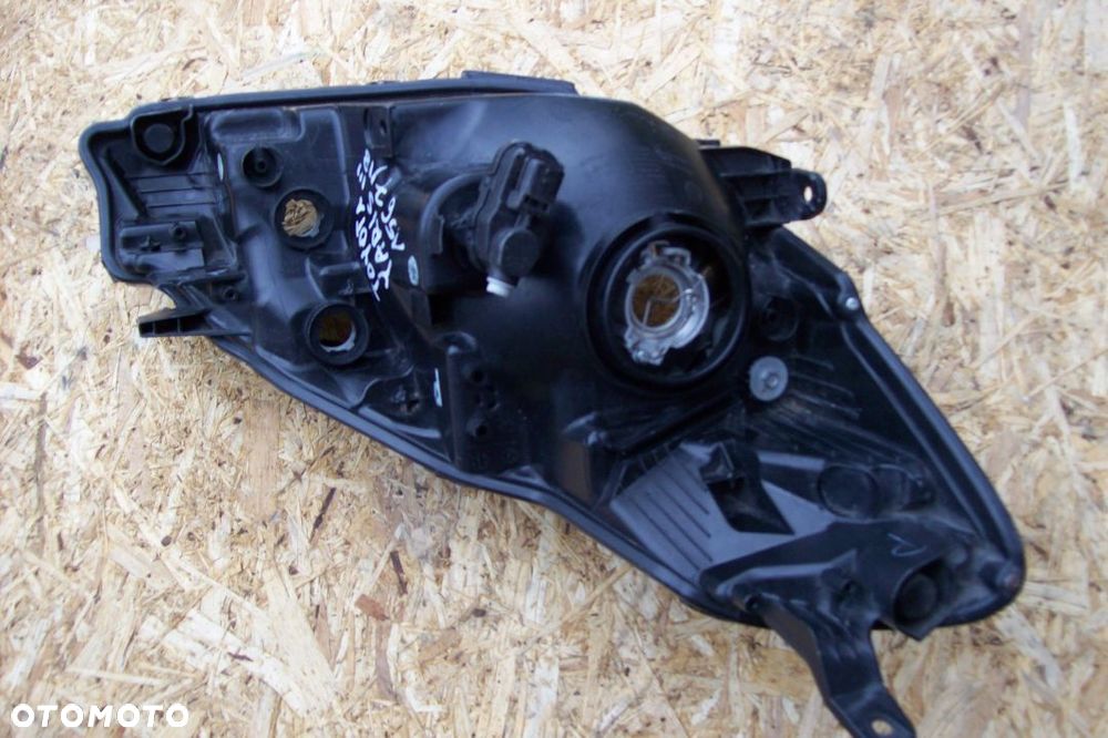 LAMPA PRZEDNIA LEWA TOYOTA YARIS III/LIFT - 4