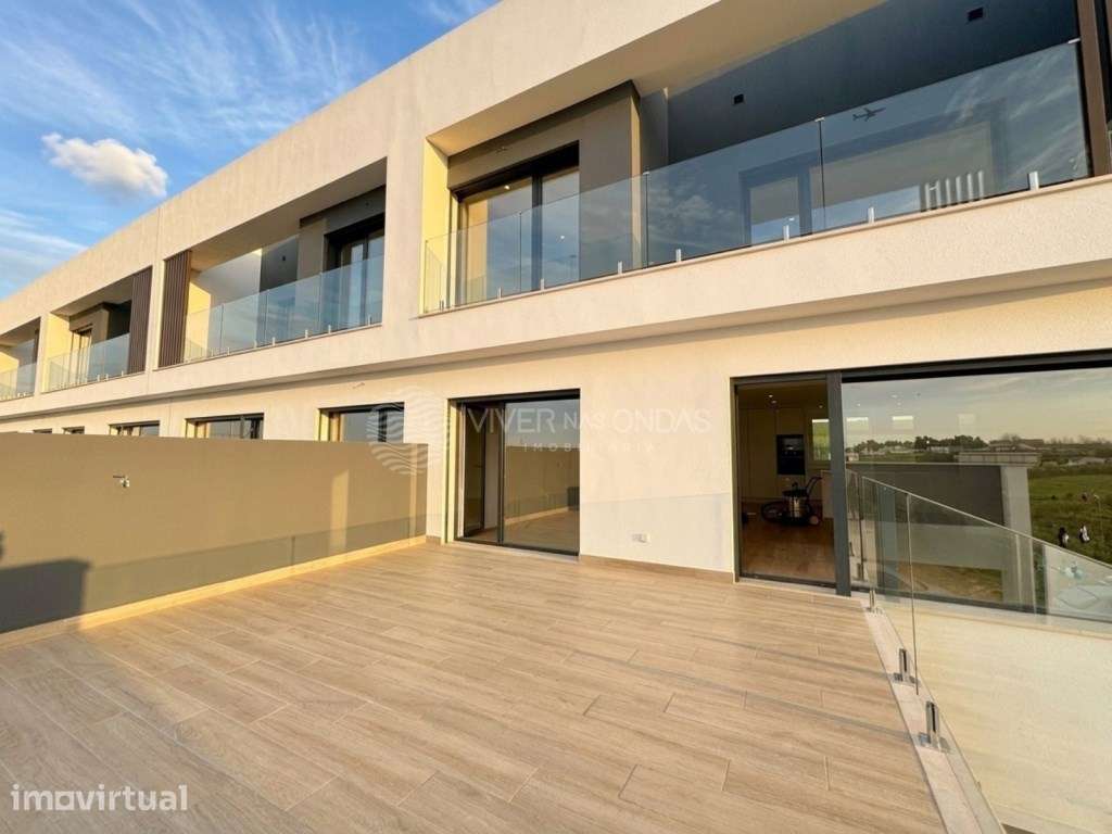 Moradia T4 de Luxo na Nova Urbanização da Caparica. - Grande imagem: 2/43