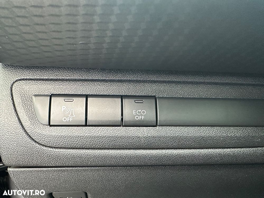 Peugeot 2008 PureTech 110 Stop&Start EAT6 Crossway - 29