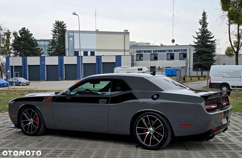 Dodge Challenger - 6