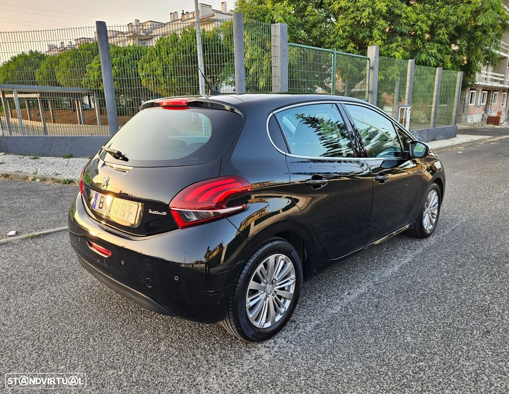 Peugeot 208 1.2 PureTech Allure - 16