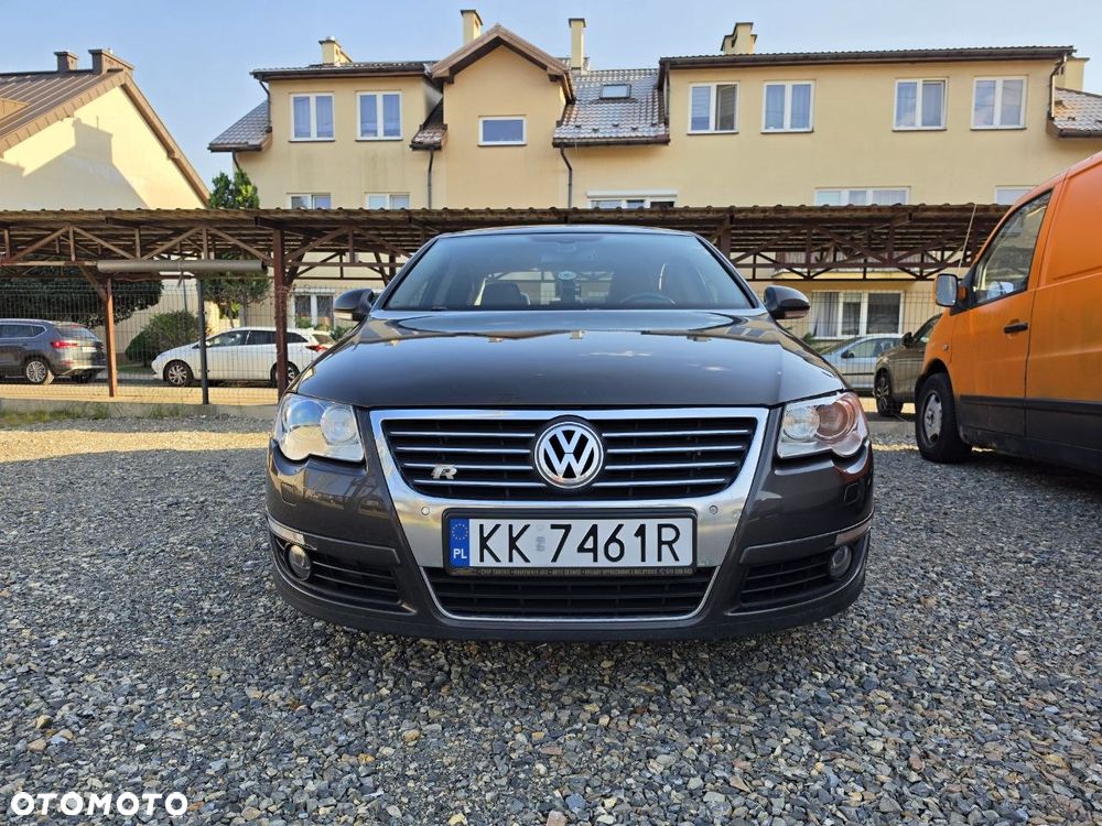 Volkswagen Passat 3.2 V6 FSI 4Mot Highline DSG - 1