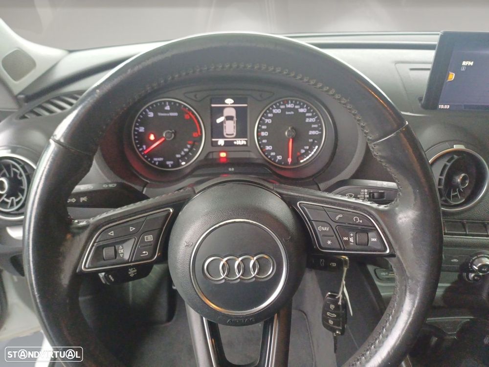 Audi A3 Sportback 1.6 TDI - 8