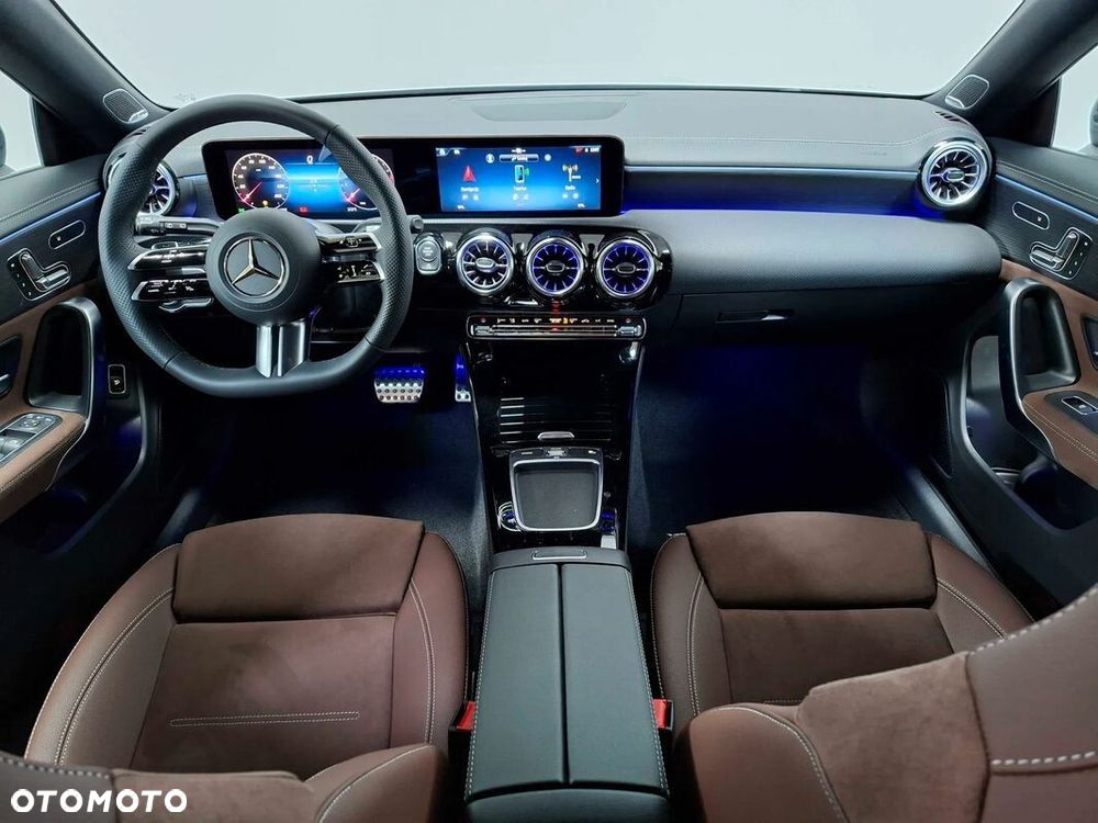 Mercedes-Benz CLA - 11