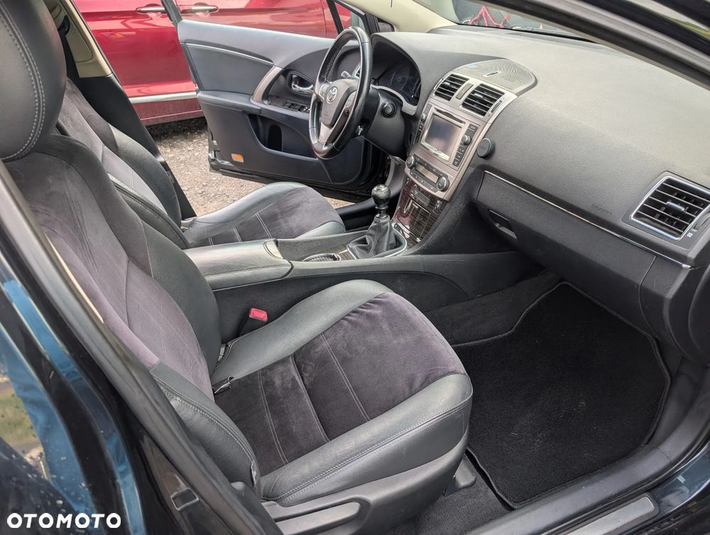 Toyota Avensis 1.8 Sol plus NAVI - 3