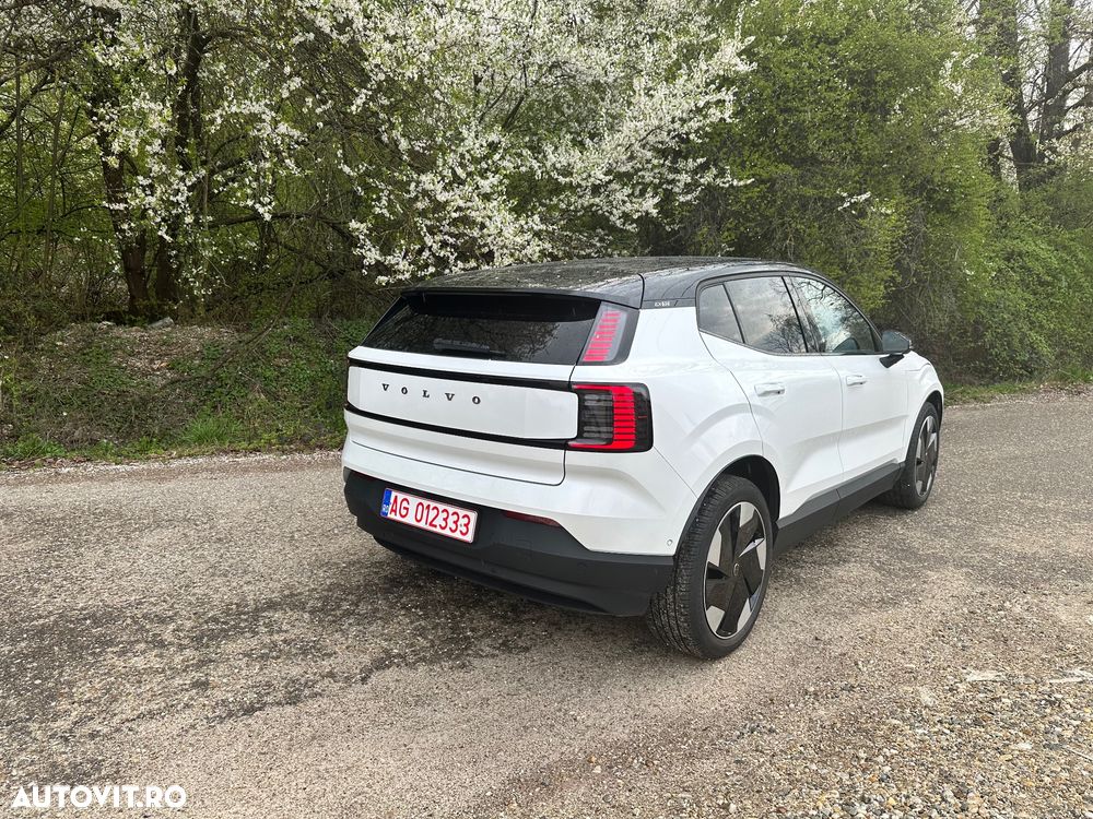 Volvo EX30 Twin Motor Performance AWD Black Edition Ultra - 12