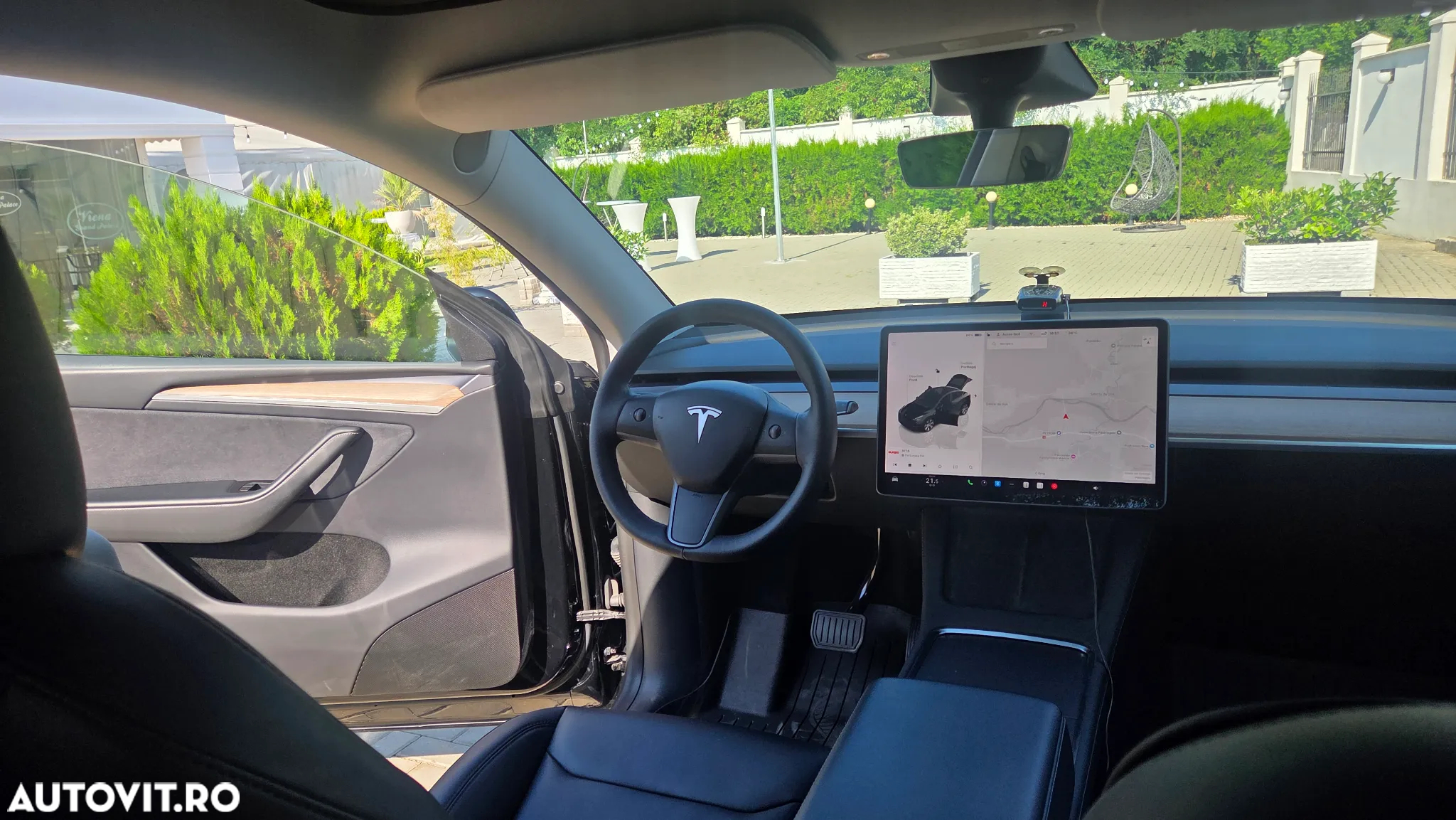 Tesla Model Y Long Range Dual Motor AWD - 9