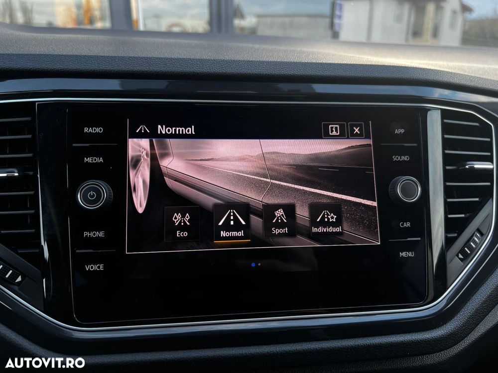 Volkswagen T-Roc - 27