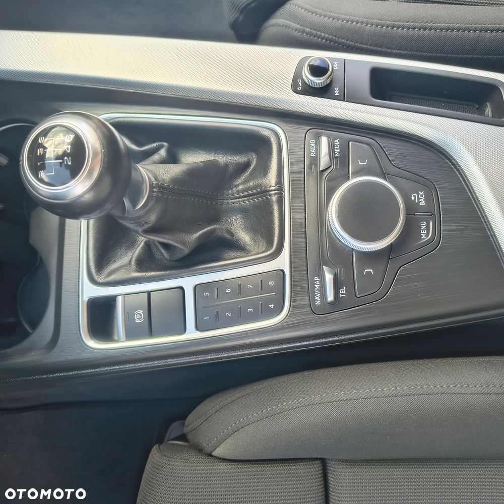 Audi A4 Avant 2.0 TDI Design - 27