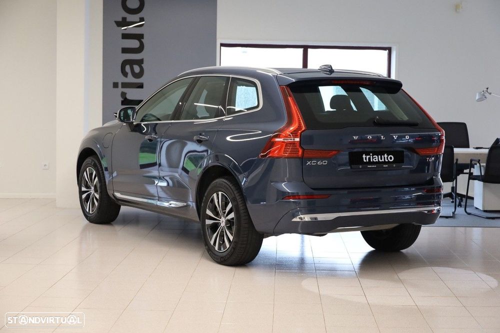 Volvo XC 60 2.0 T6 PHEV Core AWD - 2