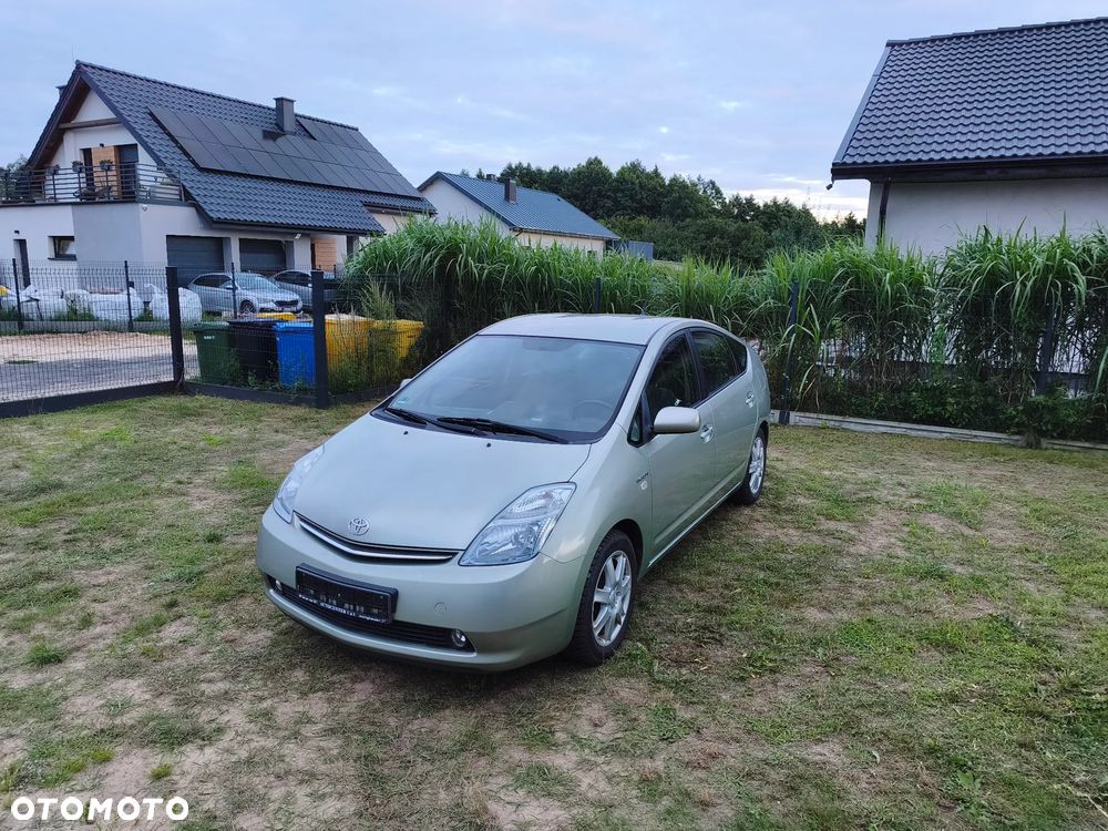 Toyota Prius 1.5 VVT-i Sol - 2