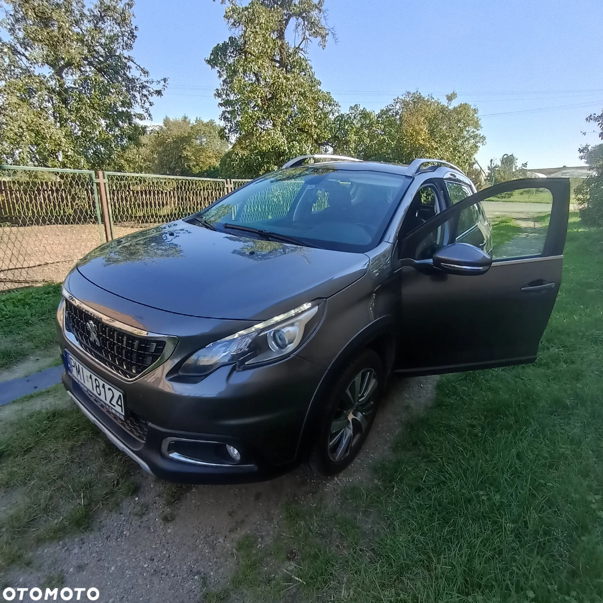 Peugeot 2008 1.2 Pure Tech Allure S&S - 17