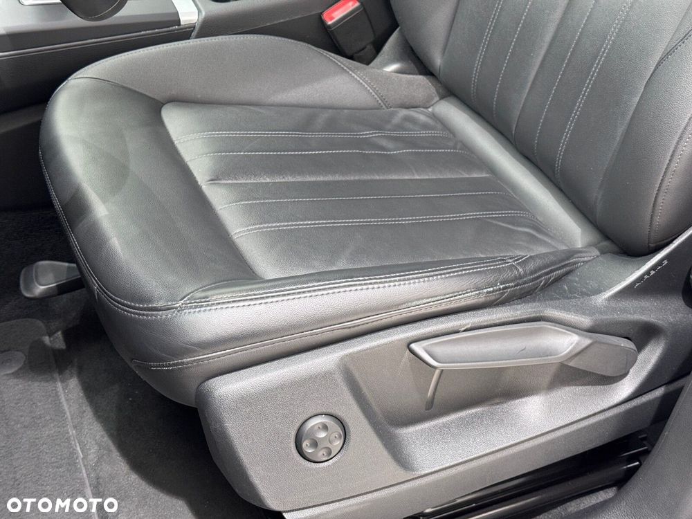 Audi Q5 Sportback - 11