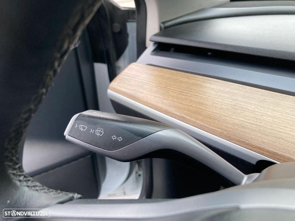 Tesla Model 3 RWD - 19