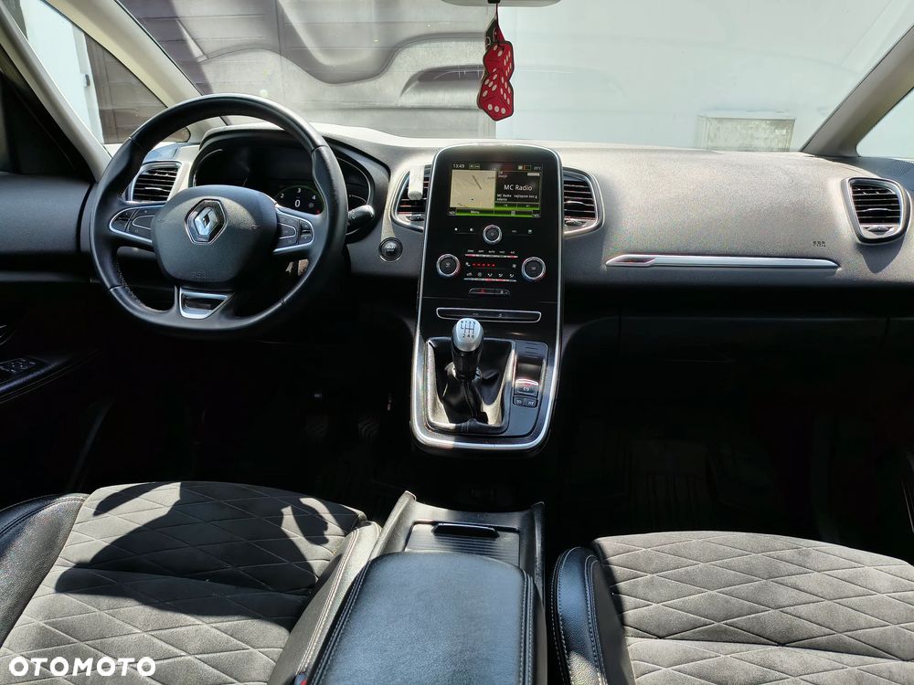 Renault Grand Scenic - 13