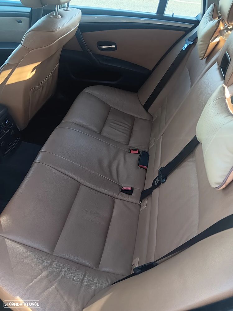 BMW 520 d Touring Executive - 17