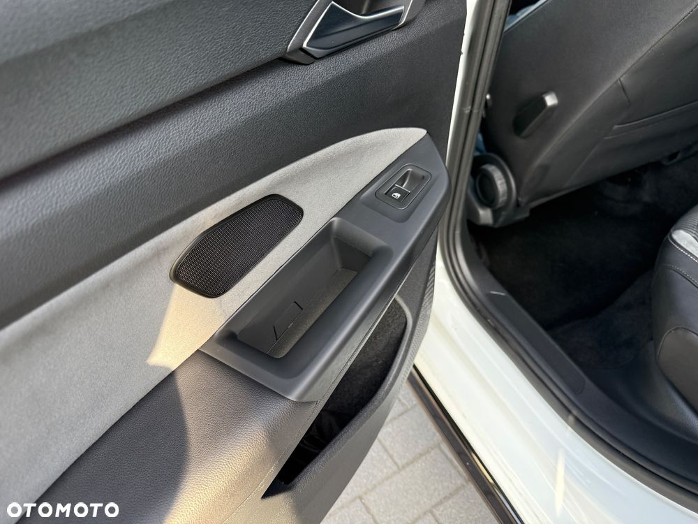 Volkswagen Golf 2.0 TDI 4Motion DSG Highline - 13