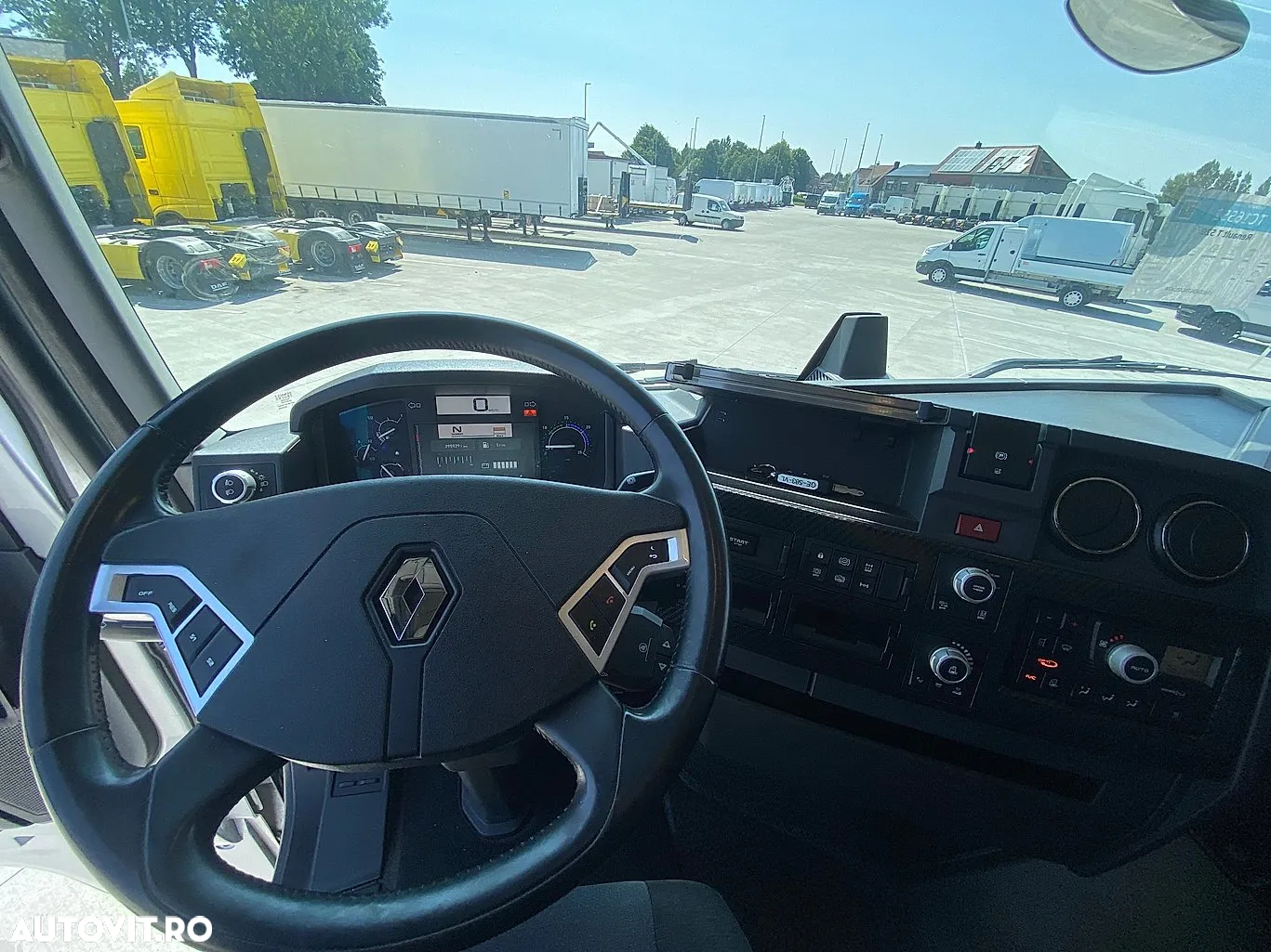 Renault T 520 - 12