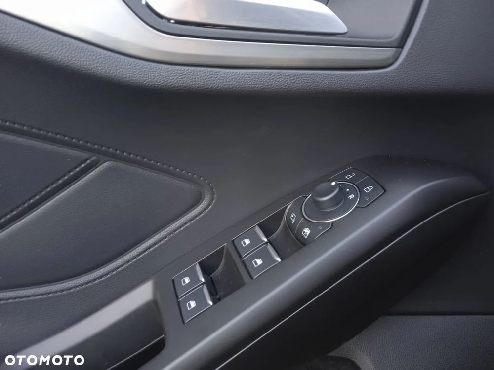 Ford Focus 1.0 EcoBoost Titanium X - 31