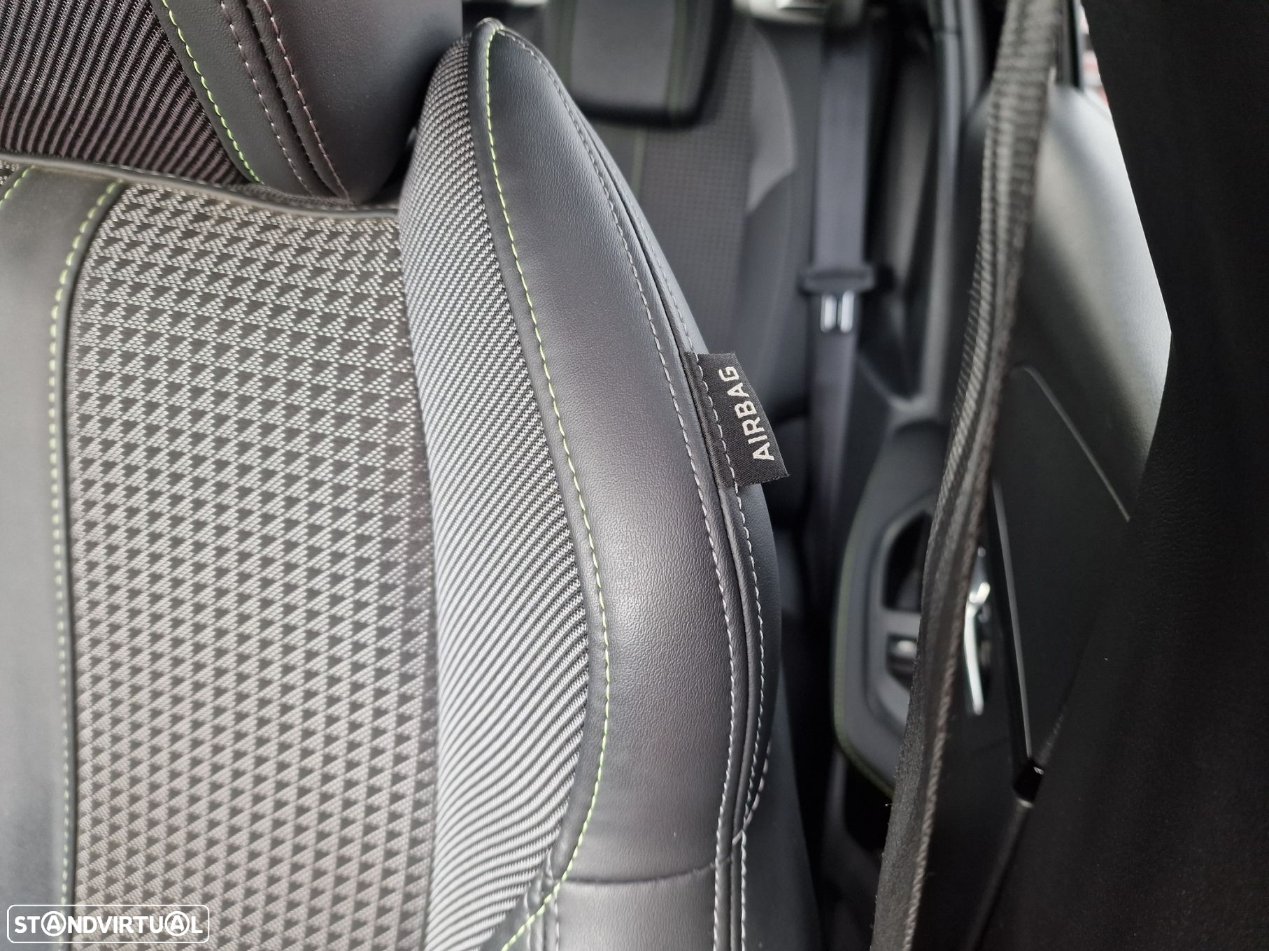 Peugeot e-208 50 kWh GT - 13