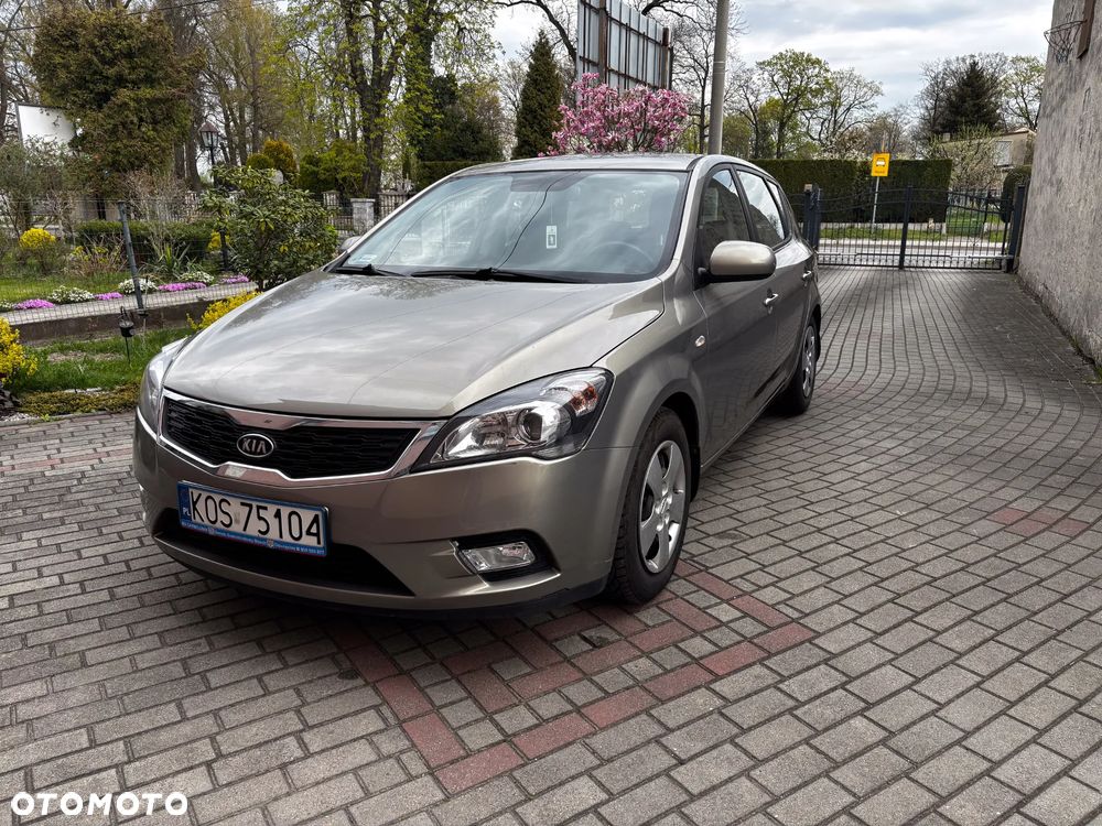 Kia Ceed 1.4 S Euro2012 - 2