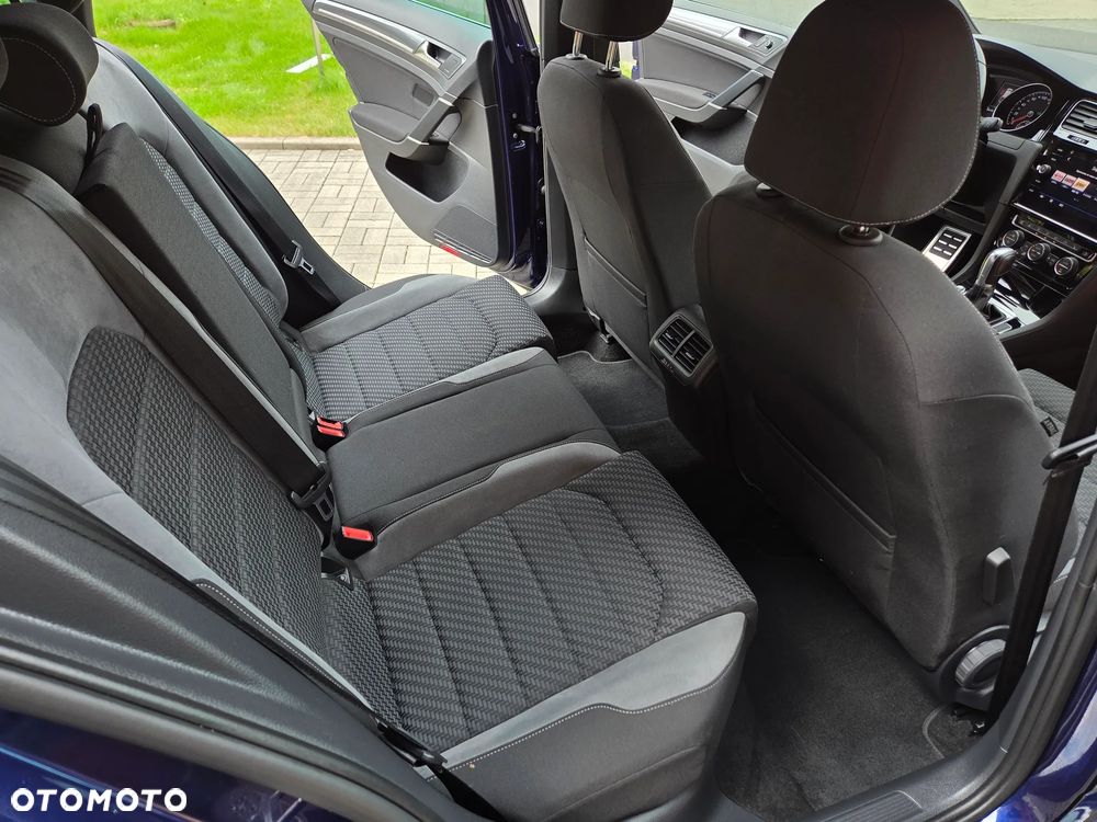Volkswagen Golf 1.5 eTSI OPF DSG R-Line - 20