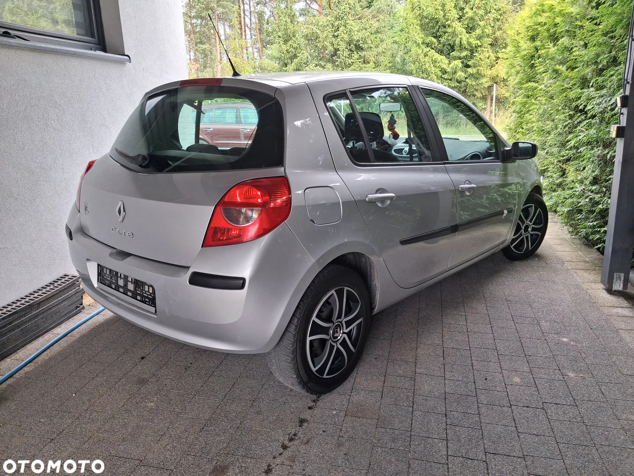 Renault Clio - 11