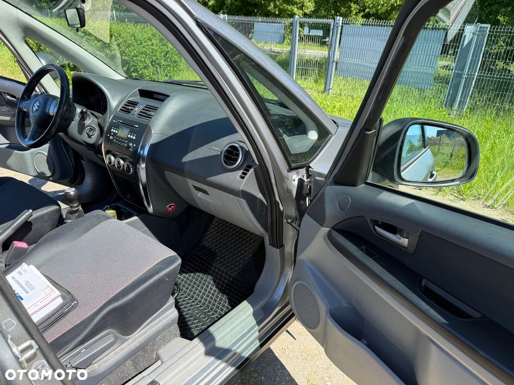 Suzuki SX4 - 10